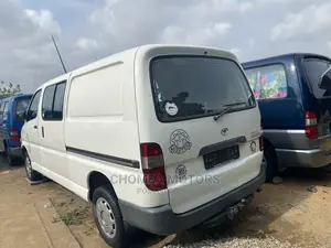 Toyota HiAce 2005