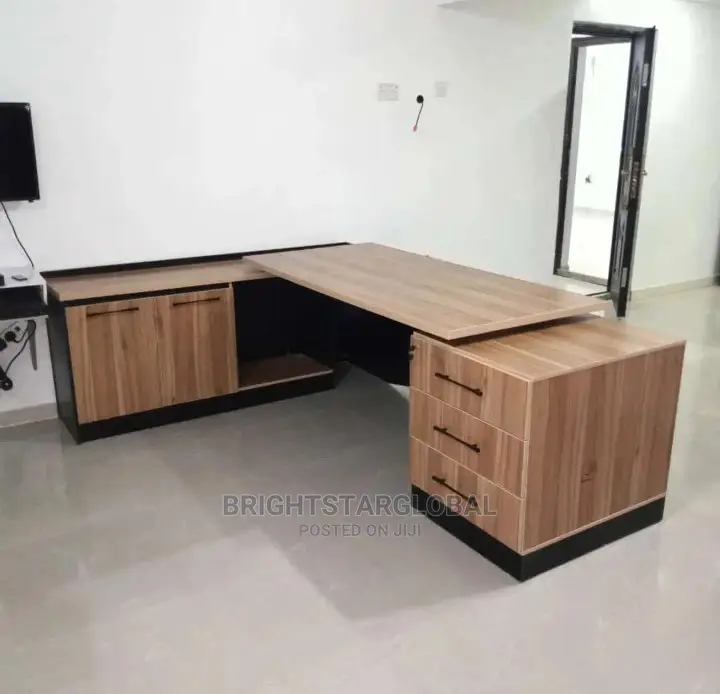 Excutive Table Strong Material
