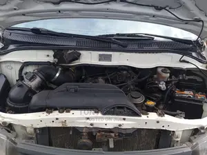 Toyota HiAce 2006