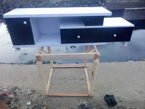 Plastma Television Stand 5feet