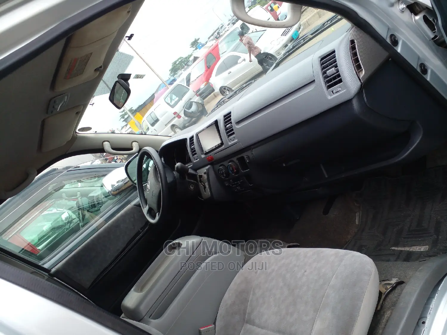 Toyota HiAce 2012 Silver