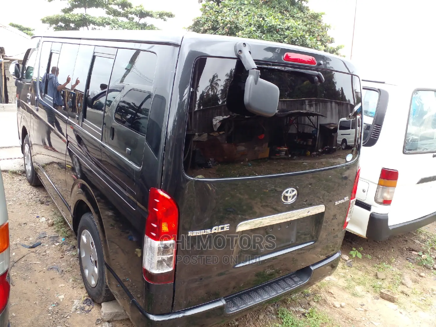 Toyota HiAce 2010 Black