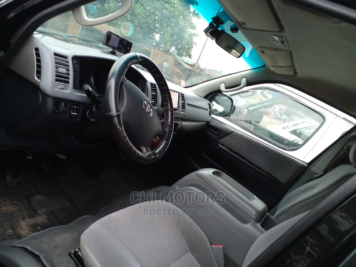 Toyota HiAce 2010 Black
