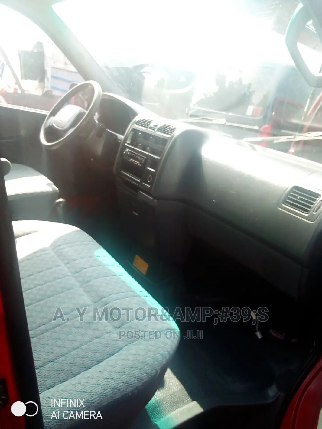Toyota HiAce 2003 Red