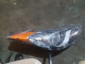 Hyundai Elantra 2013 Headlight