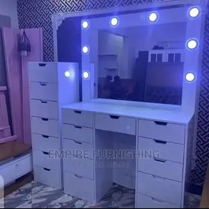 Dressing Mirror Stand