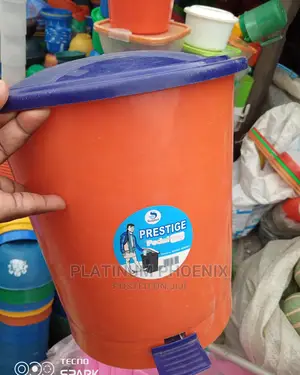 Pedal Plastic Dustbin