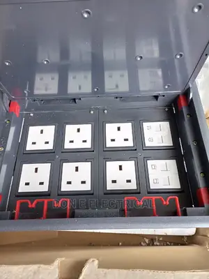 6 Power 4data Floor Box