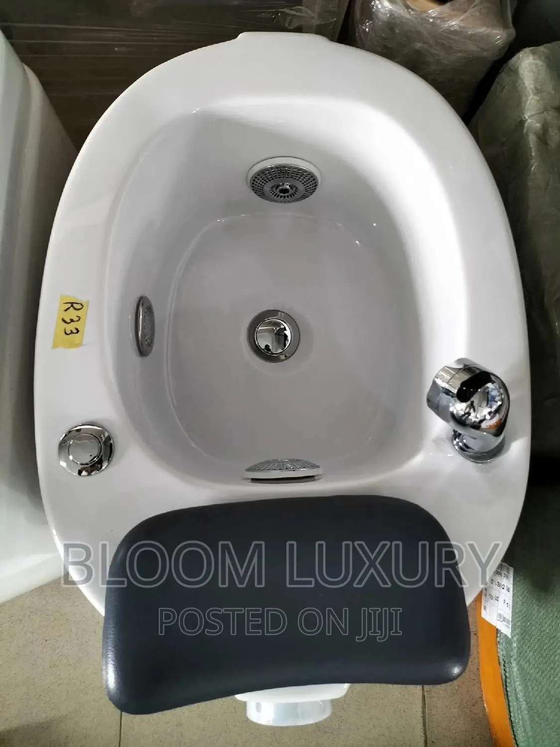 Automatic Pedicure Bowl With Leg Rest