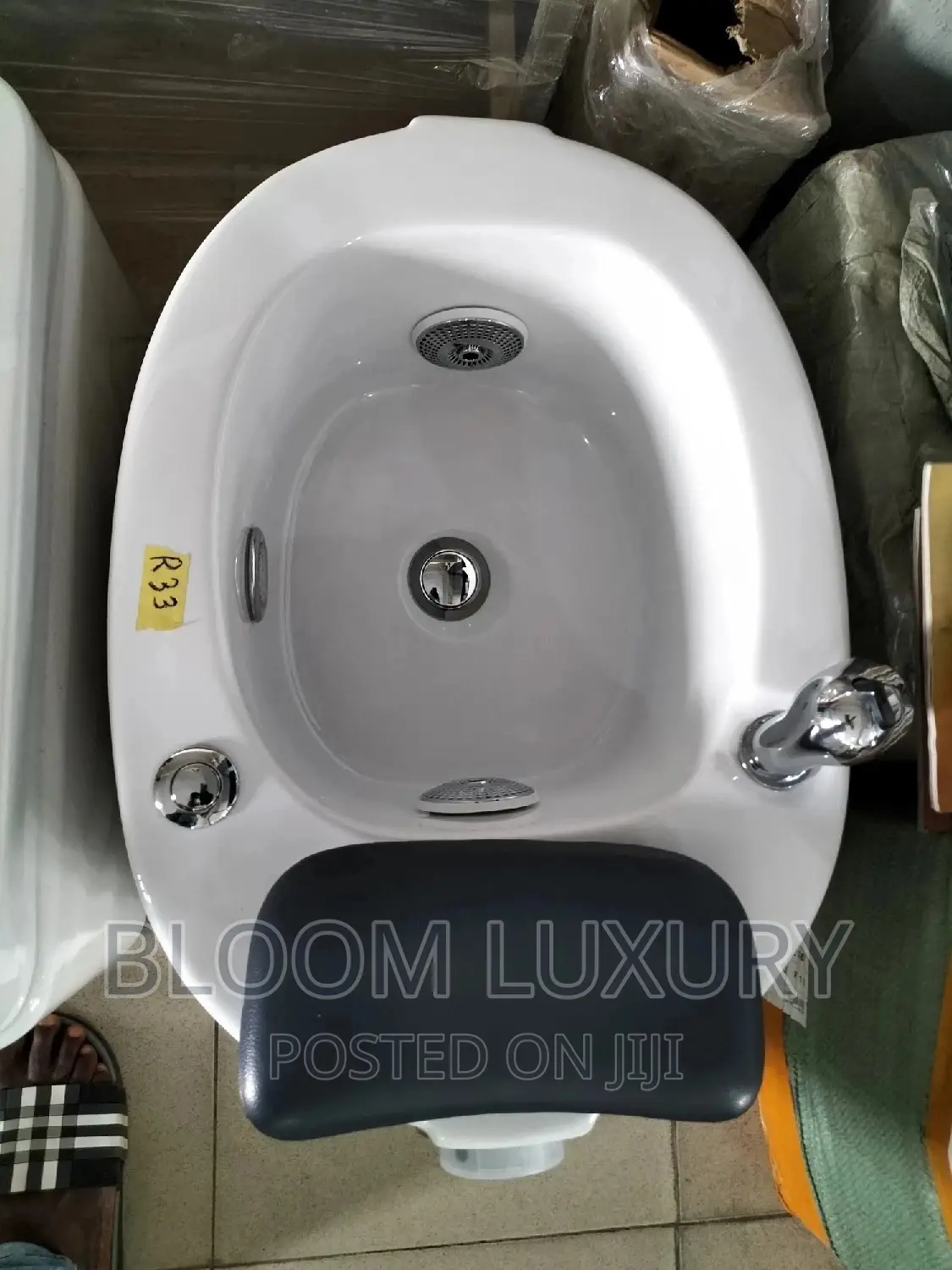 Automatic Pedicure Bowl With Leg Rest