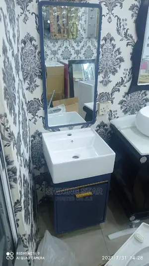 Cabinet Basin With Mirror