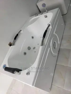 Single Jacuzzi Bathtub