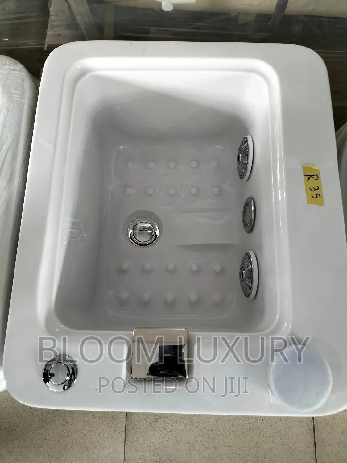 Pedicure Bowl With Message Jet