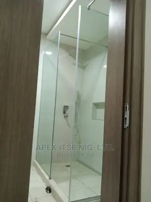 Doorless Shower Cubicles