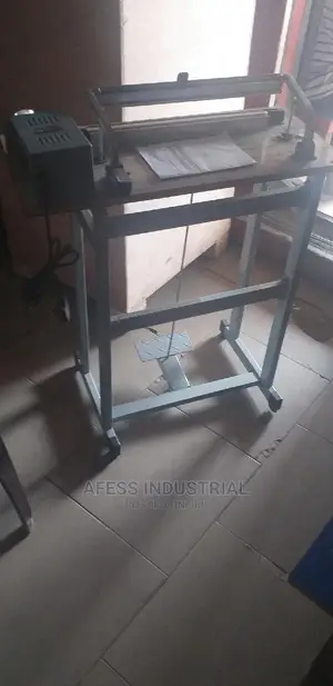 Pedal Standing Sealing Machine