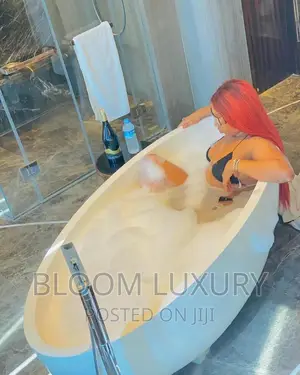 Unbreakable Acrylic Bathtub