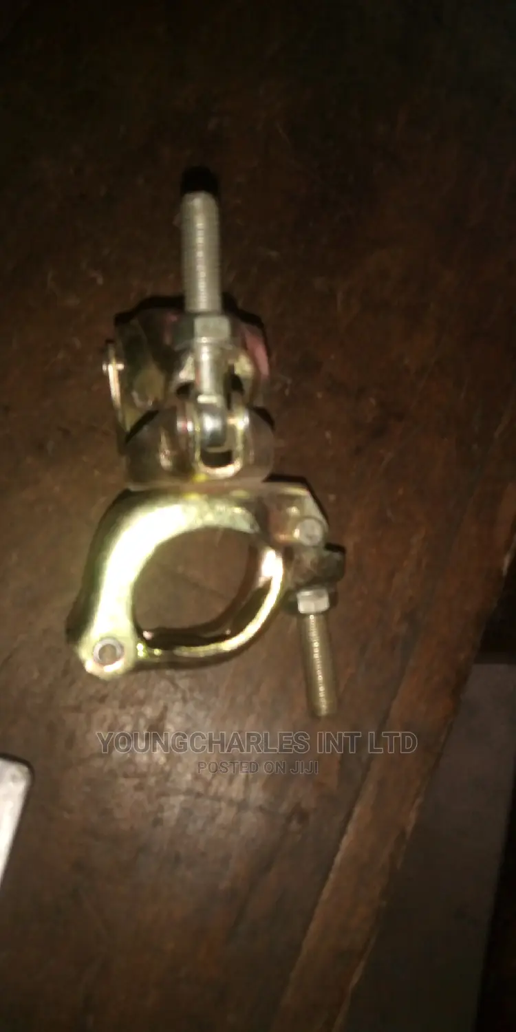 Turning Scafoding Clip.