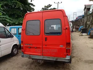 Ford Transit 2007 Red