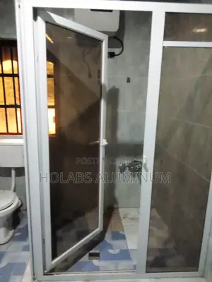 Bathroom Cubicle With Aluminum