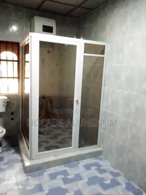 Bathroom Cubicle With Aluminum