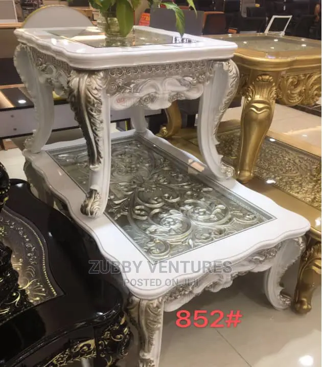 High Quality Royal Table With Side Stools