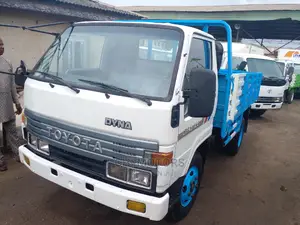 Toyota Dyna 6tyres Petrol Engine