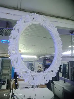 Unique Mirror
