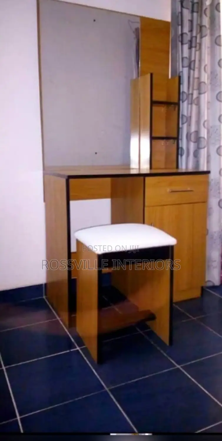 Standard Dresser Set