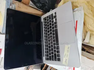Laptop Apple MacBook Pro 2015 8GB Intel Core I5 SSD 256GB