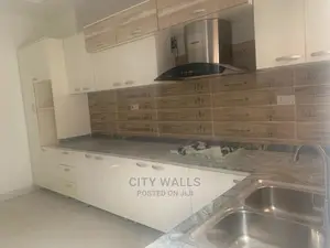 4bdrm Townhouse / Terrace in Victoria Crest, Chevron for rent