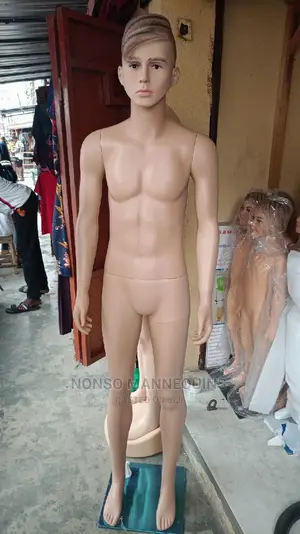 Cute Face Plastic Detachable Head Male Mannequin