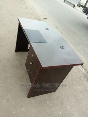 Modern Executive Wooden Office Table With Drawers.