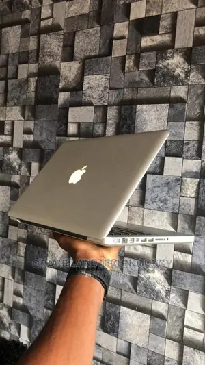 Laptop Apple MacBook 2011 8GB Intel Core i7 HDD 500GB