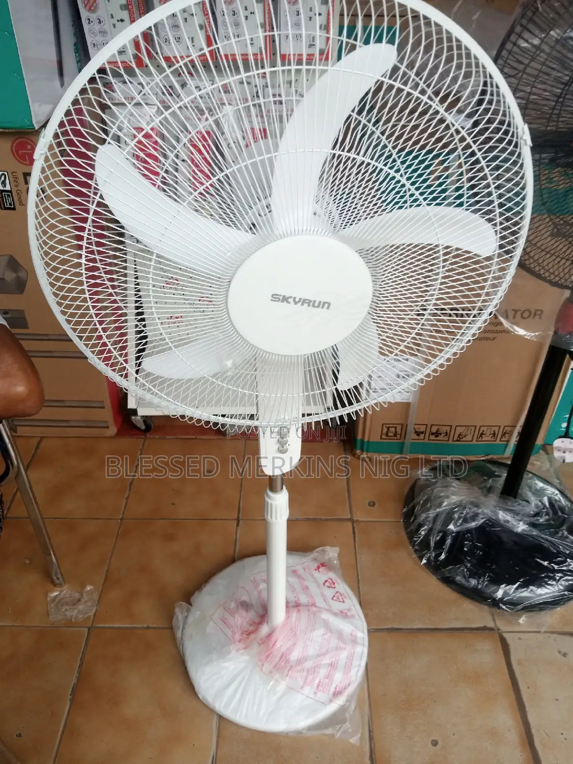 Skyrun Standing Fan 18"