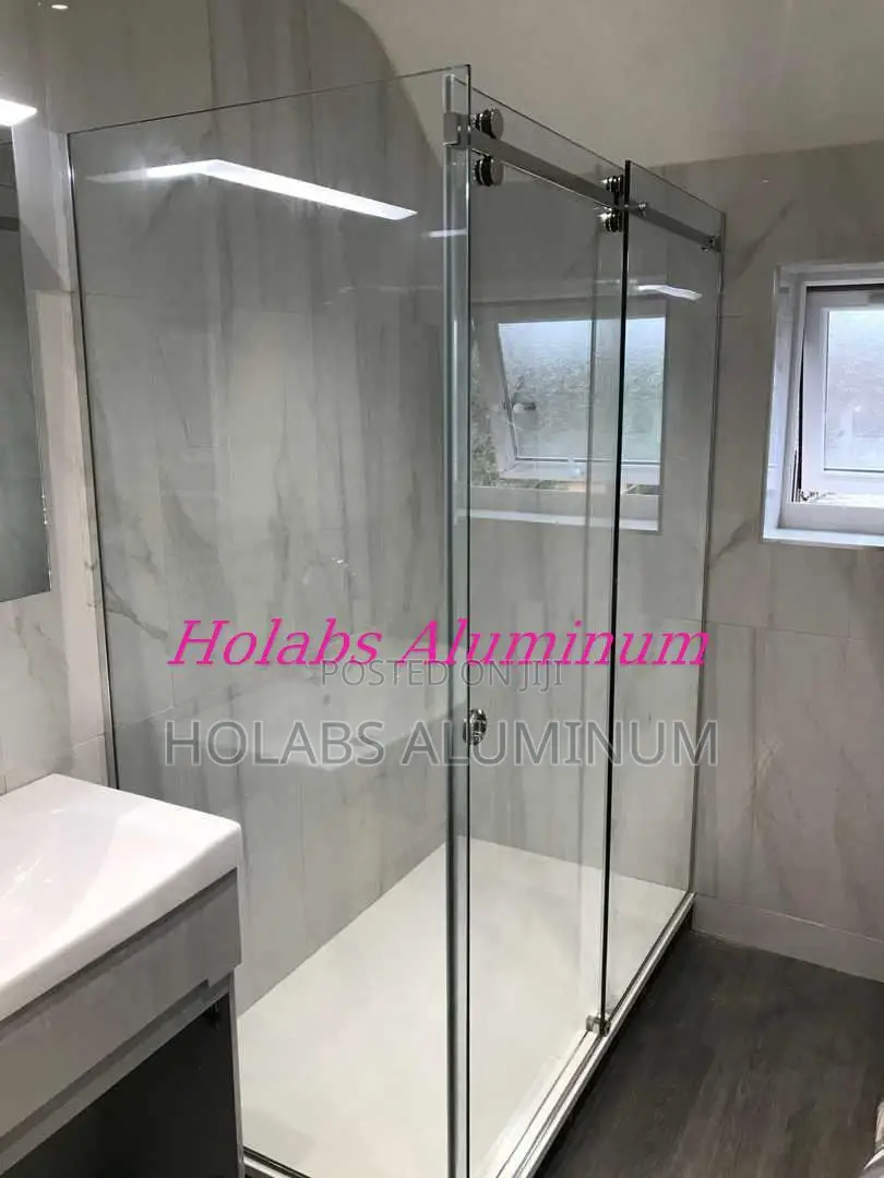 Cubicle Bath