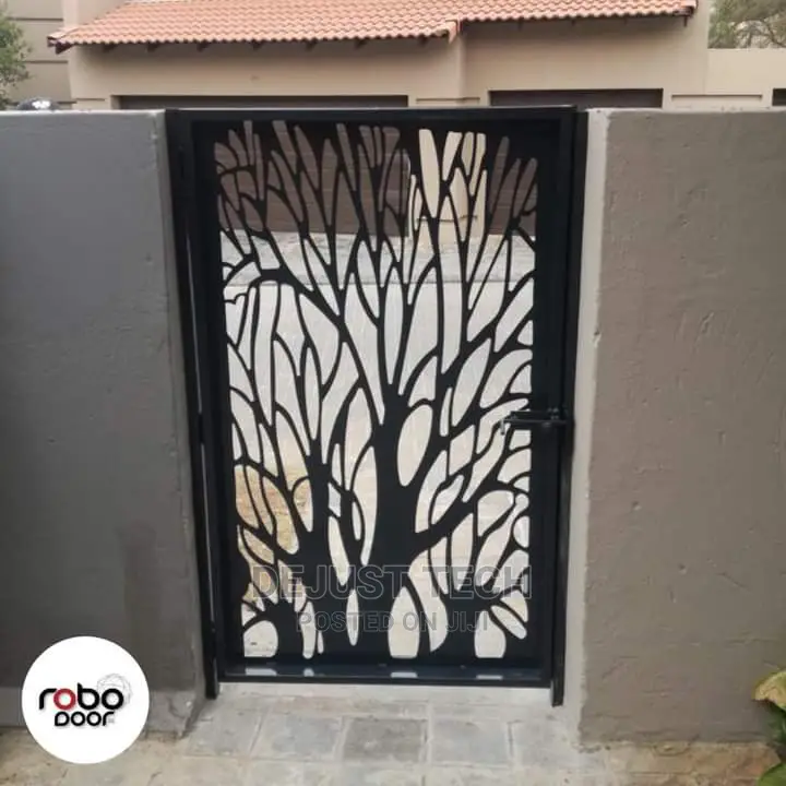 Collapsible Barrier Doors
