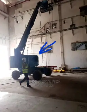Cherrypicker Manlift