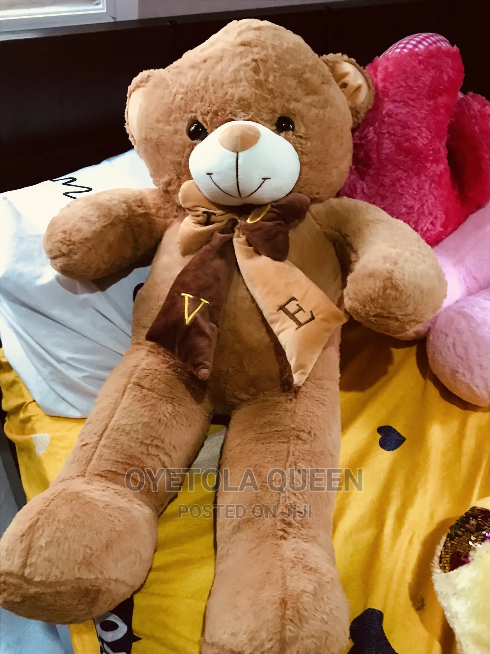 Giant And Medium Sizes Teddybears