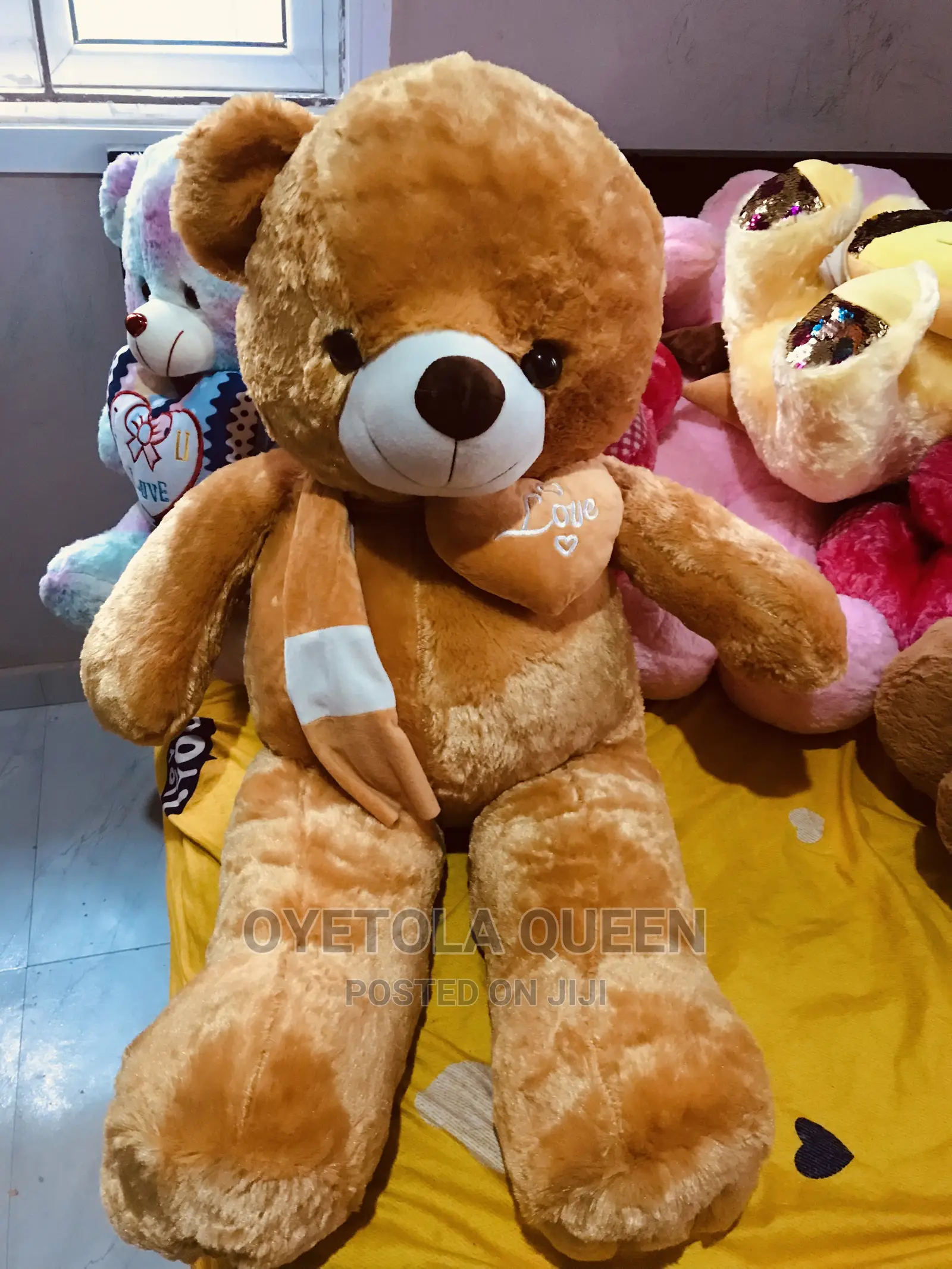 Giant And Medium Sizes Teddybears