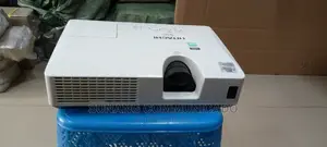 Hitachi Projector 3000 Lumens