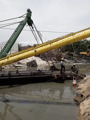 22/20" Dredger Available for Hire