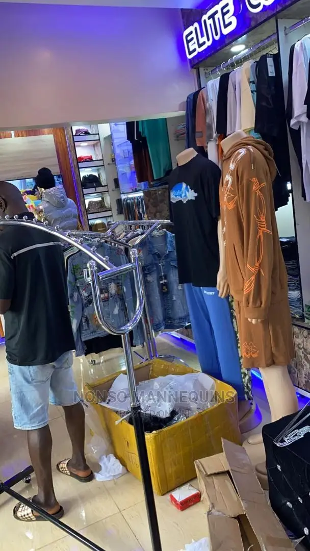 Wavery Clothes Single Pole Rack Display