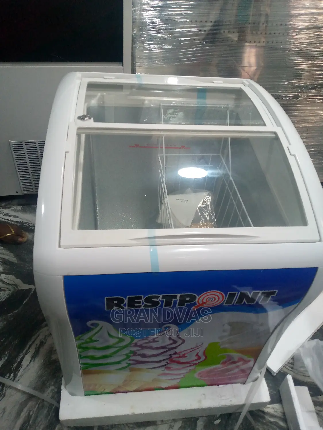 Ice Cream Display Freezer