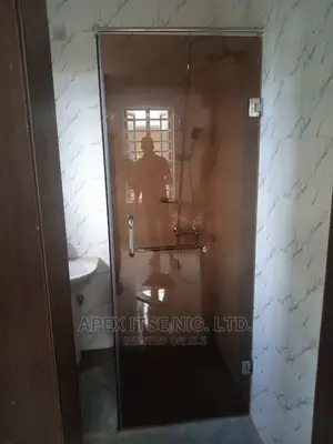 10mm Tampered Hinges Shower Cubicles