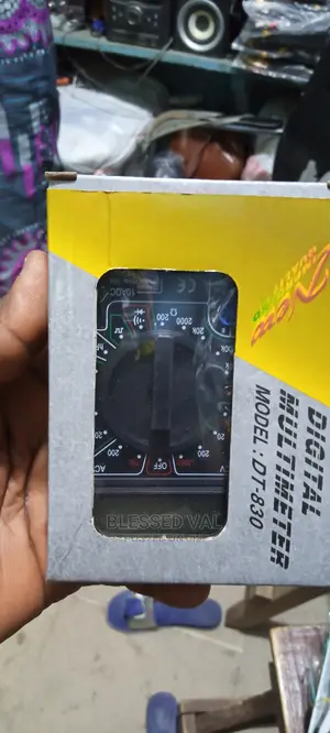 Digital Clamp Meter