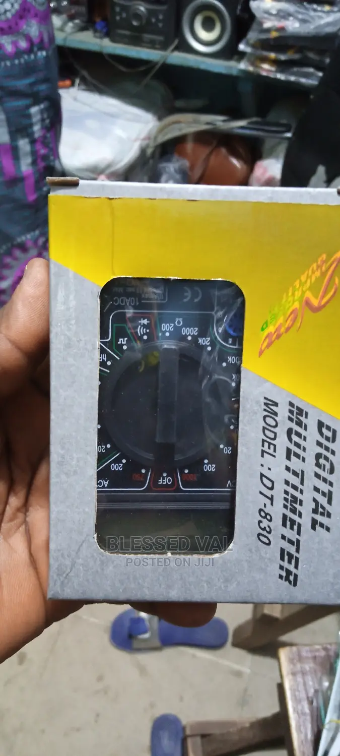 Digital Clamp Meter