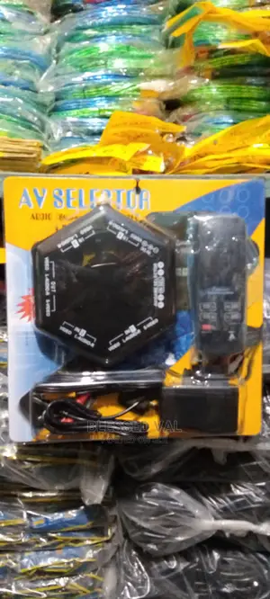 AV Selecto Aud10 (Steneo L+R) Video 4 Way Selector