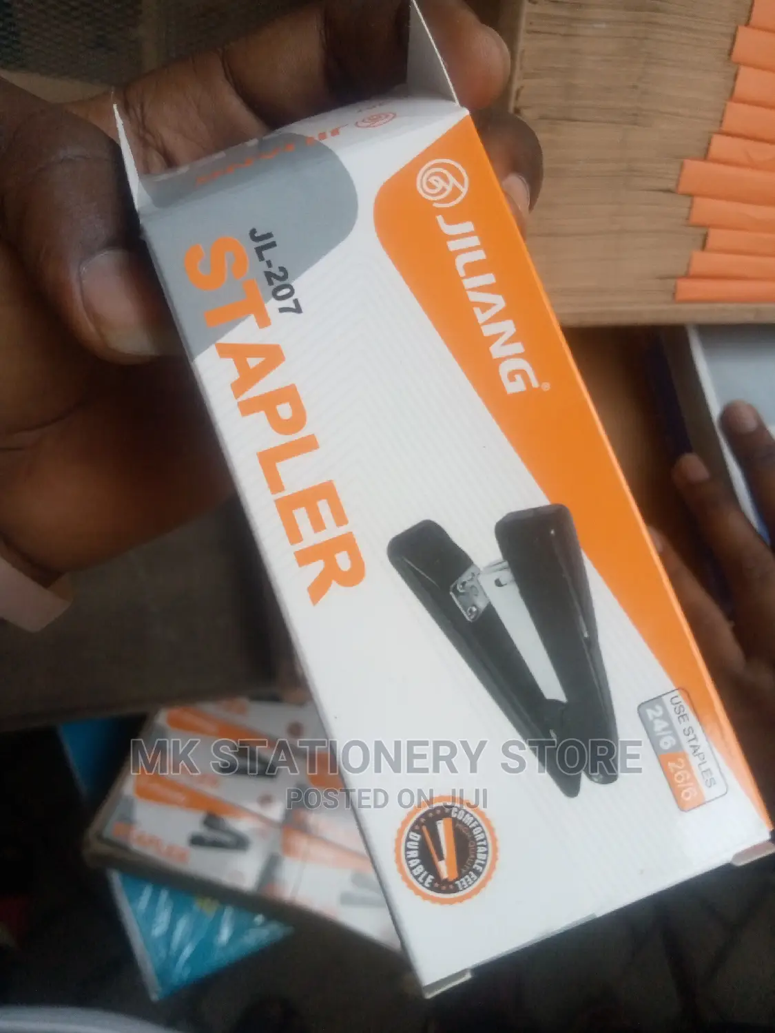 Medium Stapler Comfortab Feel Durable Uses 24/6 26/6 Staples