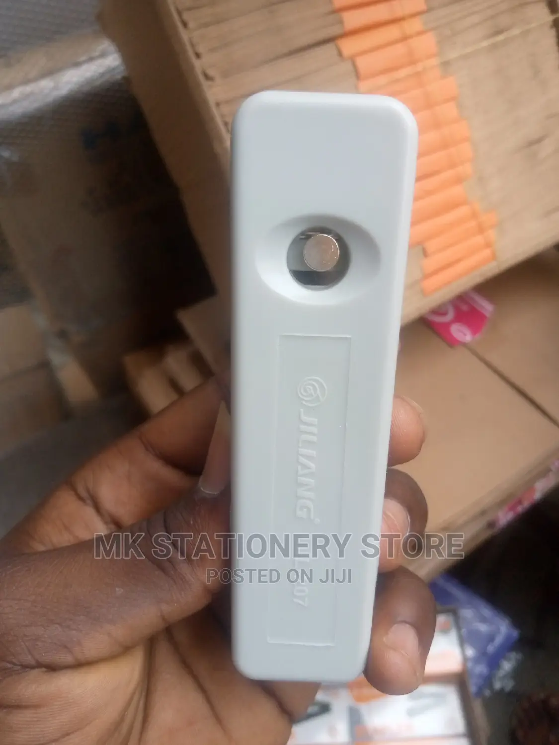 Medium Stapler Comfortab Feel Durable Uses 24/6 26/6 Staples