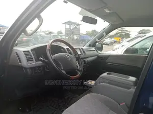Toyota HiAce 2012 Blue